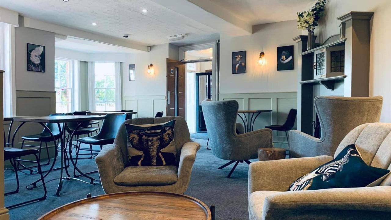 The Lion Hotel Llansantffraid-ym-Mechain Esterno foto